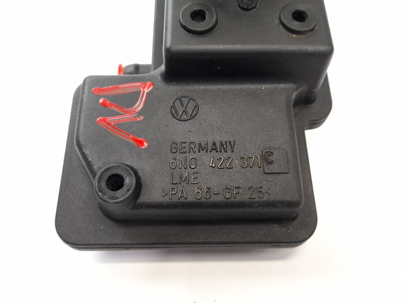 Recambio de deposito direccion para volkswagen polo berlina (6n1) 64 1.9 d referencia OEM IAM 6N0422371C  
