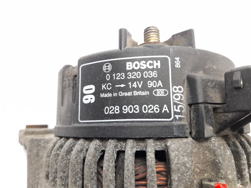 Recambio de alternador para volkswagen polo berlina (6n1) 64 1.9 d referencia OEM IAM 028903026A  