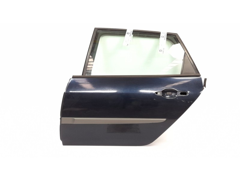 Recambio de puerta trasera izquierda para renault scenic ii 1.5 dci diesel referencia OEM IAM   