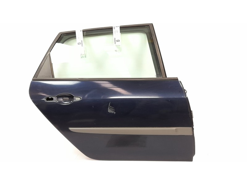 Recambio de puerta trasera derecha para renault scenic ii 1.5 dci diesel referencia OEM IAM   