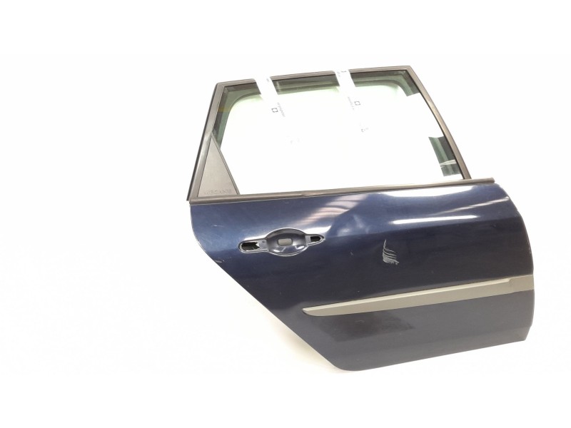 Recambio de puerta trasera derecha para renault scenic ii 1.5 dci diesel referencia OEM IAM   
