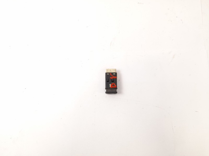 Recambio de boton antiniebla para rover xp 1.4d (114 ld) referencia OEM IAM EEP0103  