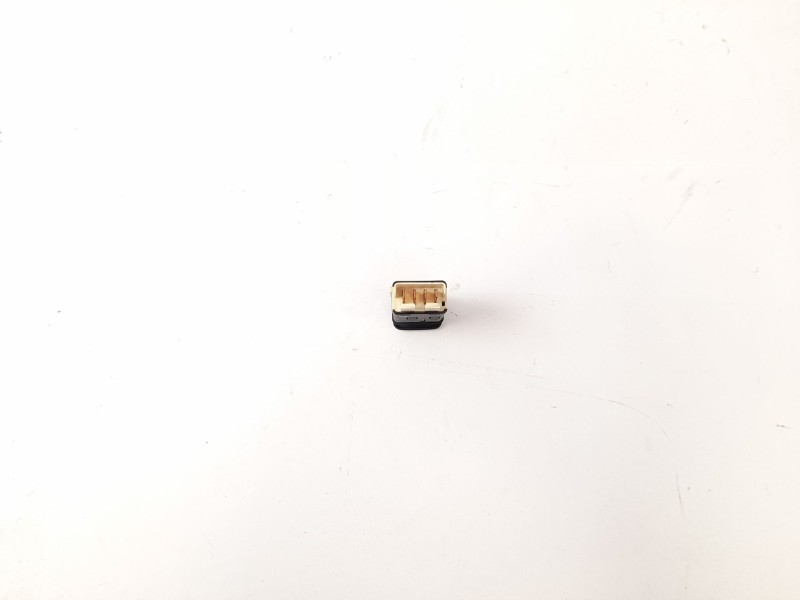 Recambio de boton antiniebla para rover xp 1.4d (114 ld) referencia OEM IAM EEP0103  