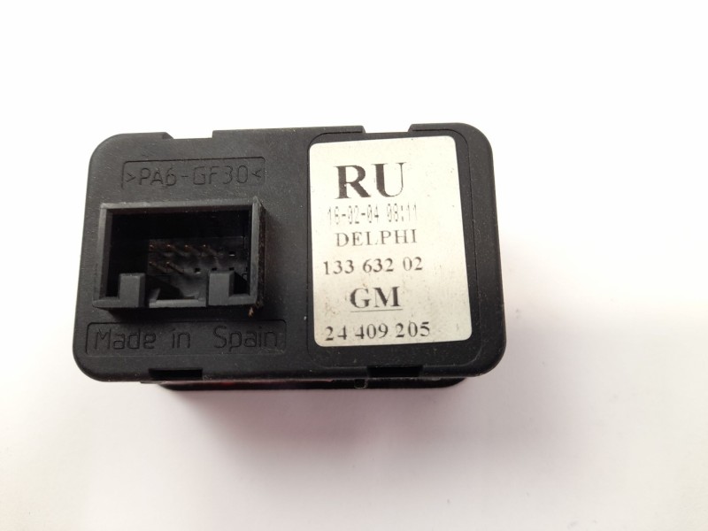 Recambio de mando elevalunas delantero izquierdo para opel corsa c cosmo referencia OEM IAM 24409205  