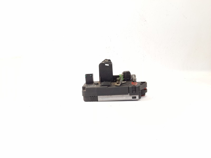 Recambio de cerradura puerta trasera derecha para opel corsa c cosmo referencia OEM IAM 13154794  