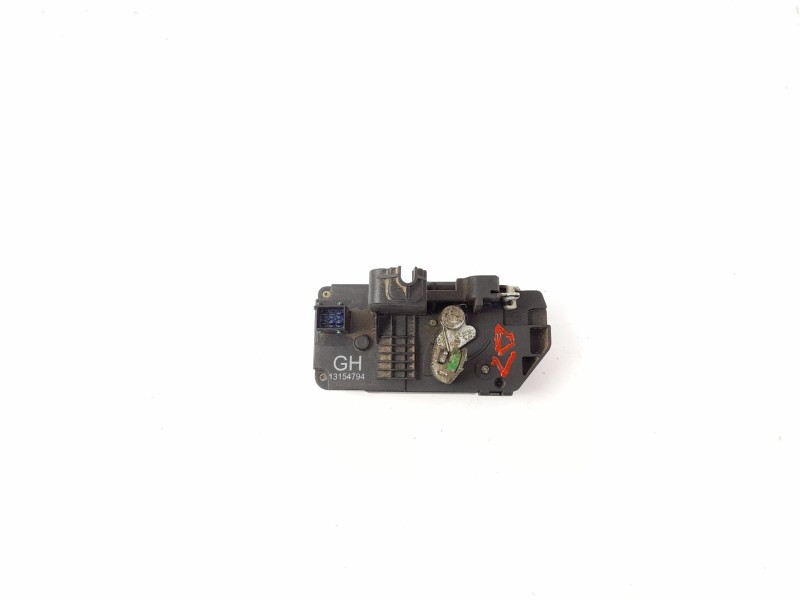 Recambio de cerradura puerta trasera derecha para opel corsa c cosmo referencia OEM IAM 13154794  