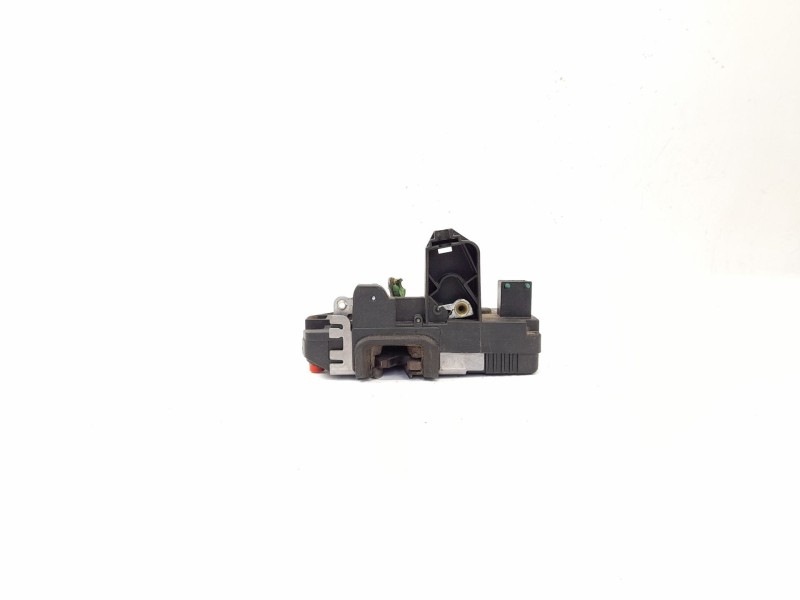 Recambio de cerradura puerta trasera derecha para opel corsa c cosmo referencia OEM IAM 13154794  