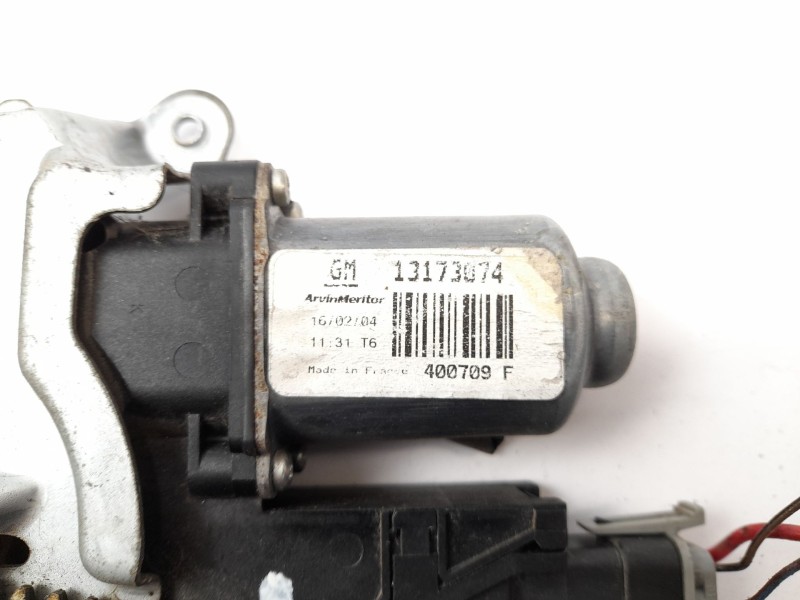 Recambio de elevalunas delantero derecho para opel corsa c cosmo referencia OEM IAM 13173074  