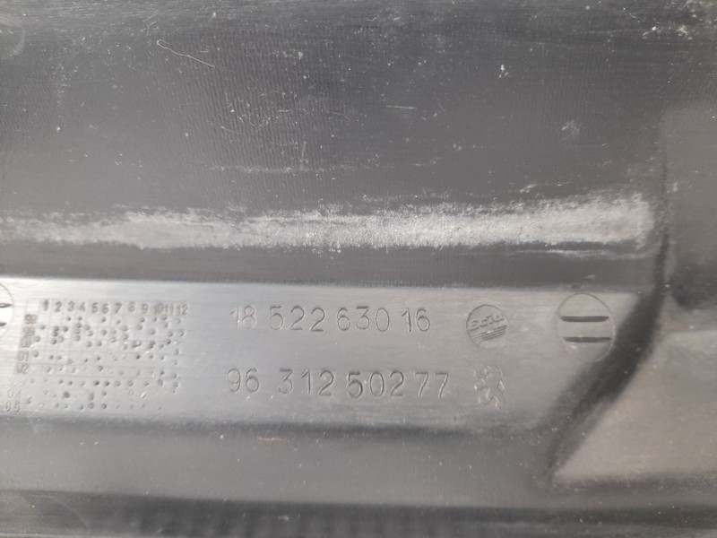 Recambio de rejilla delantera para peugeot 406 berlina (s1/s2) 2.2 hdi referencia OEM IAM 9631250277  