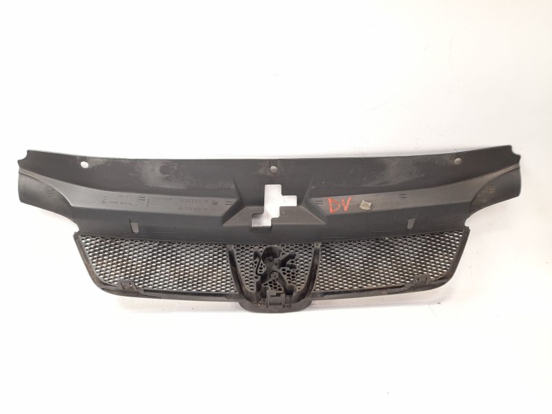 Recambio de rejilla delantera para peugeot 406 (8b) 2.0 hdi 110 referencia OEM IAM 9631250277  