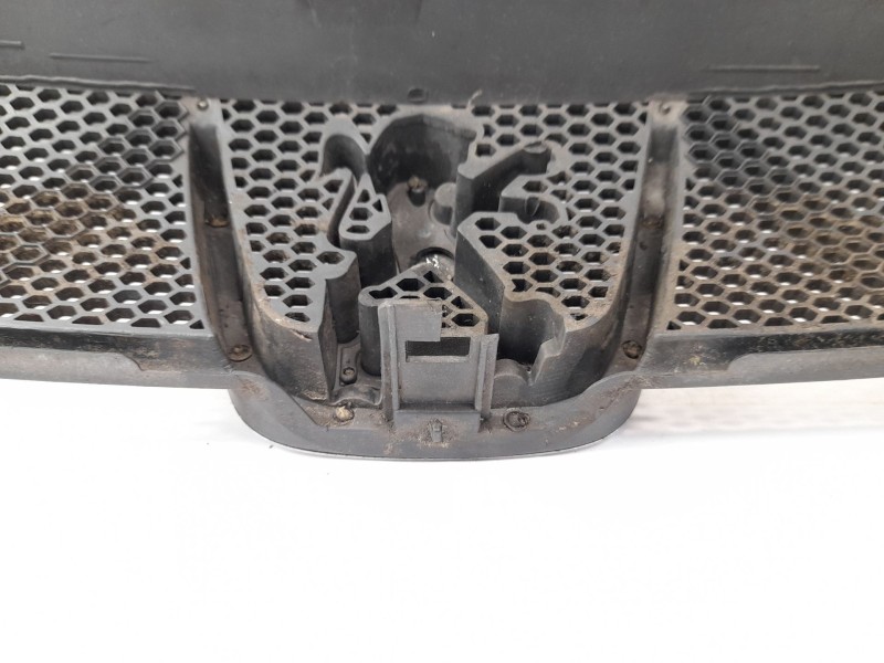 Recambio de rejilla delantera para peugeot 406 (8b) 2.0 hdi 110 referencia OEM IAM 9631250277  