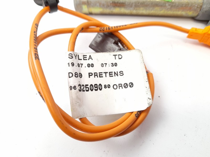 Recambio de enganche cinturon seguridad delantero derecho para peugeot 406 st 2.0 depo referencia OEM IAM 9632509080  