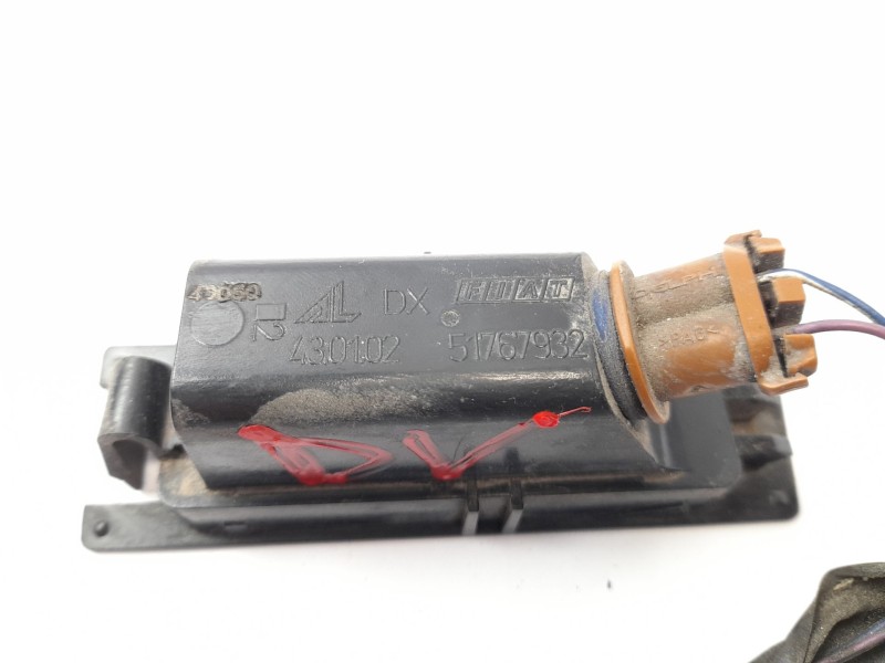 Recambio de piloto matricula para fiat grande punto (199) 1.9 d multijet referencia OEM IAM 51767932  