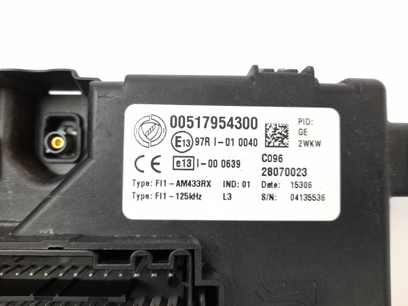 Recambio de caja reles / fusibles para fiat grande punto (199) 1.9 d multijet referencia OEM IAM 00517954300  