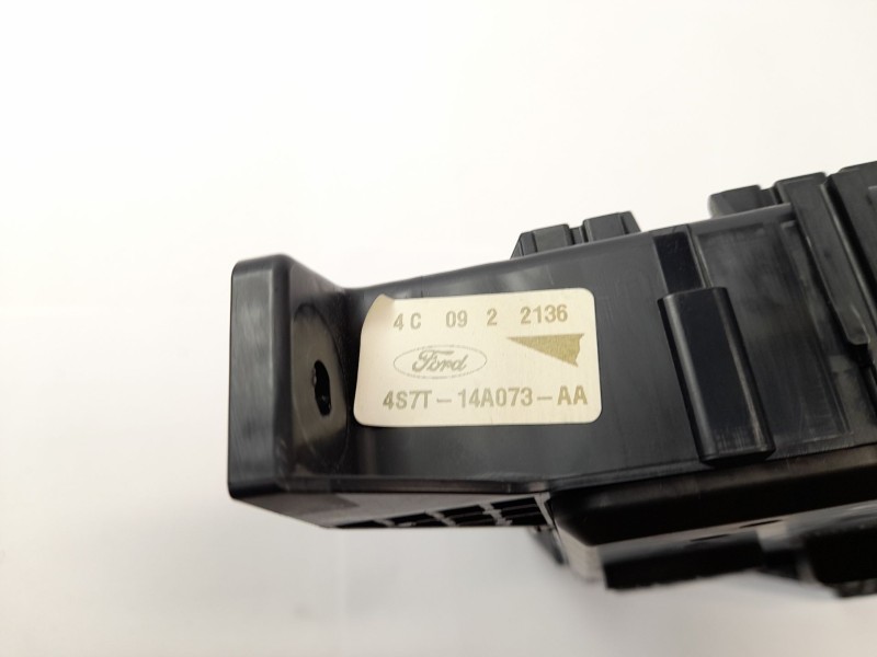 Recambio de caja reles / fusibles para ford mondeo iii (b5y) 2.0 tdci referencia OEM IAM 4S7T14A073AA  