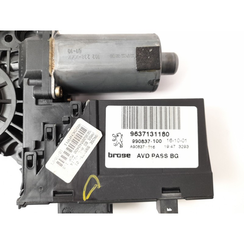 Recambio de motor elevalunas delantero derecho para peugeot 307 3p xs. 2.0 hd referencia OEM IAM 9637131180  