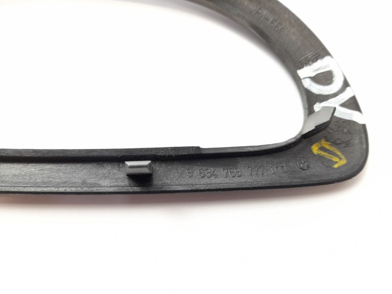 Recambio de moldura para peugeot 307 3p xs. 2.0 hd referencia OEM IAM 9634769777  
