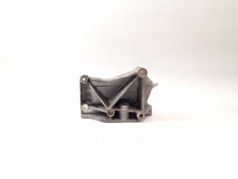 Recambio de soporte alternador para peugeot 307 3p xs. 2.0 hd referencia OEM IAM 9636301380  