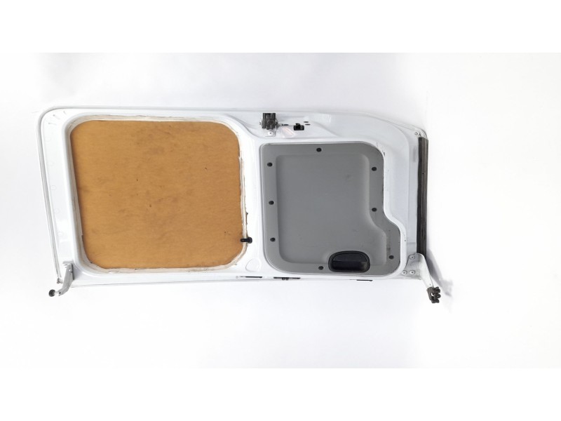 Recambio de puerta lateral corredera derecha para nissan kubistar (x76) 1.5 dci referencia OEM IAM   