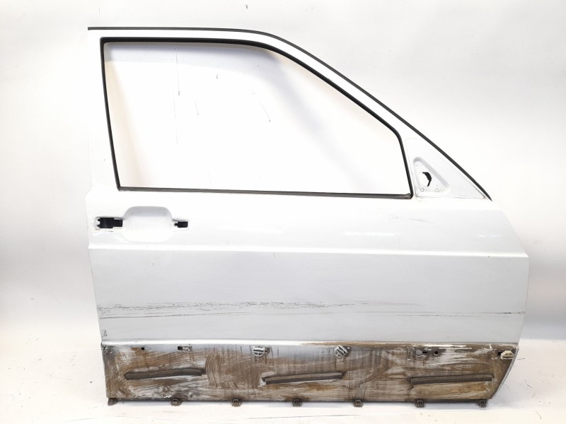 Recambio de puerta delantera derecha para mercedes-benz 190 (w201) e 2.0 referencia OEM IAM   