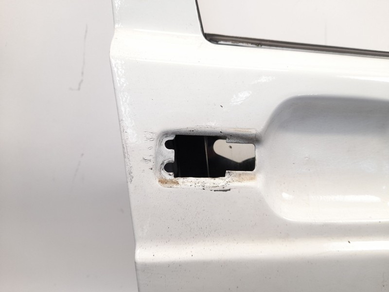 Recambio de puerta delantera derecha para mercedes-benz 190 (w201) e 2.0 referencia OEM IAM   