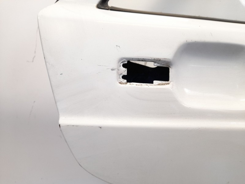 Recambio de puerta trasera derecha para mercedes-benz 190 (w201) e 2.0 referencia OEM IAM   