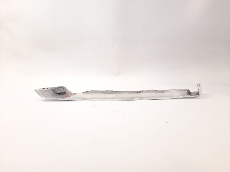 Recambio de moldura para mercedes-benz 190 (w201) e 2.0 referencia OEM IAM 2016980189SP  
