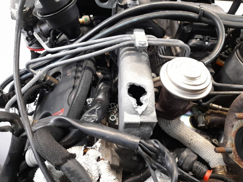 Recambio de despiece motor para audi audi a4 b6 (8e2) 2.5 tdi referencia OEM IAM AYM  