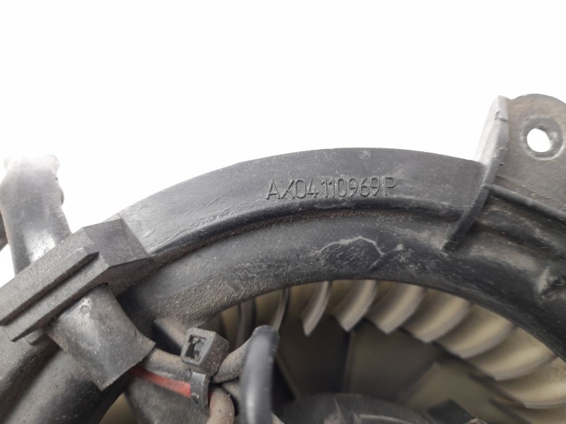 Recambio de motor calefaccion para mercedes-benz 190 (w201) e 2.0 referencia OEM IAM AX04110969P  