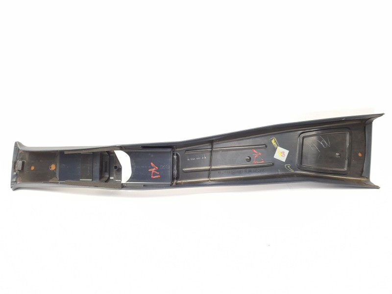 Recambio de moldura para mercedes-benz 190 (w201) e 2.0 referencia OEM IAM 2016921889R  