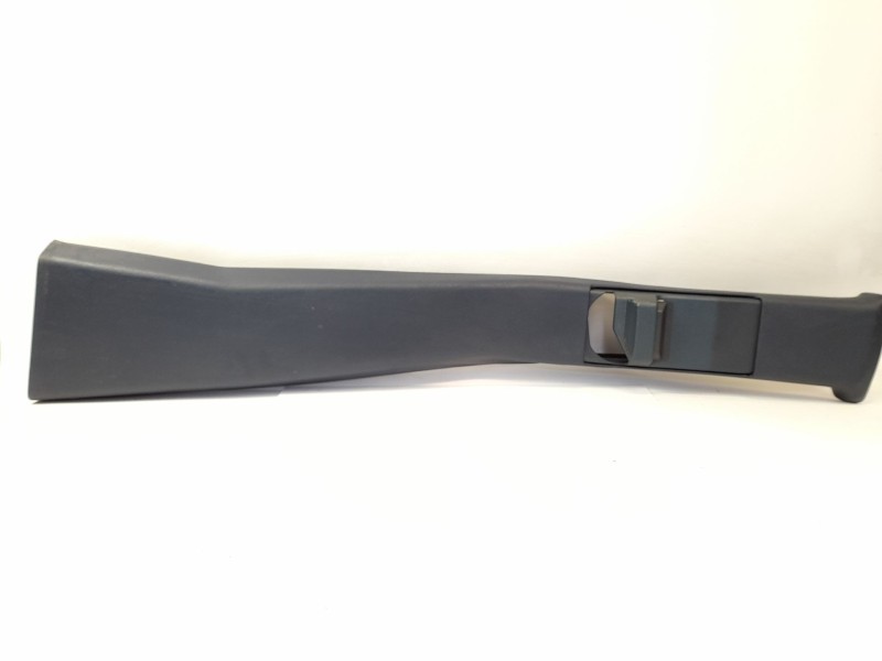 Recambio de moldura para mercedes-benz 190 (w201) e 2.0 referencia OEM IAM 2016921789L  