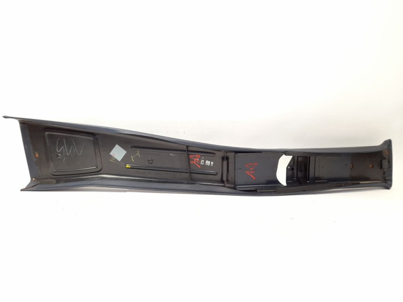 Recambio de moldura para mercedes-benz 190 (w201) e 2.0 referencia OEM IAM 2016921789L  