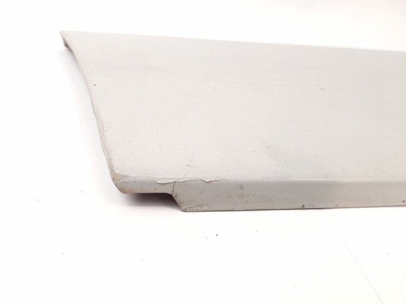 Recambio de moldura para mercedes-benz 190 (w201) e 2.0 referencia OEM IAM 2016905840R  