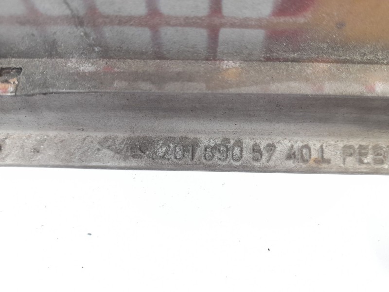 Recambio de moldura para mercedes-benz 190 (w201) e 2.0 referencia OEM IAM 2016905740L  