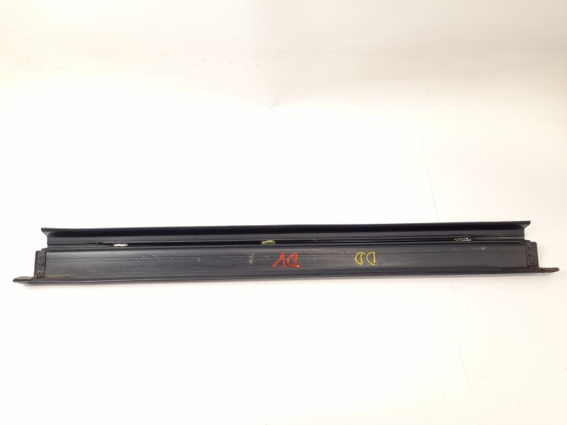 Recambio de moldura para mercedes-benz 190 (w201) e 2.0 referencia OEM IAM   