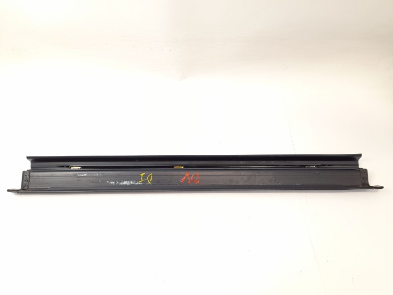 Recambio de moldura para mercedes-benz 190 (w201) e 2.0 referencia OEM IAM   