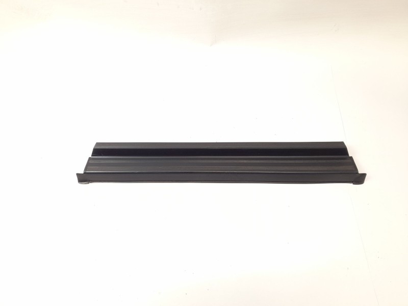 Recambio de moldura para mercedes-benz 190 (w201) e 2.0 referencia OEM IAM   