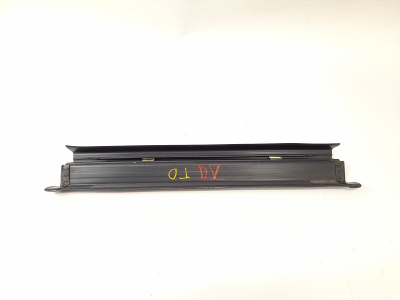 Recambio de moldura para mercedes-benz 190 (w201) e 2.0 referencia OEM IAM   