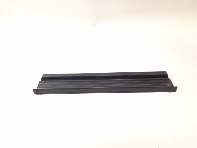 Recambio de moldura para mercedes-benz 190 (w201) e 2.0 referencia OEM IAM   