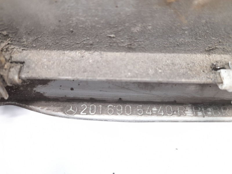 Recambio de moldura para mercedes-benz 190 (w201) e 2.0 referencia OEM IAM 2016905440R  