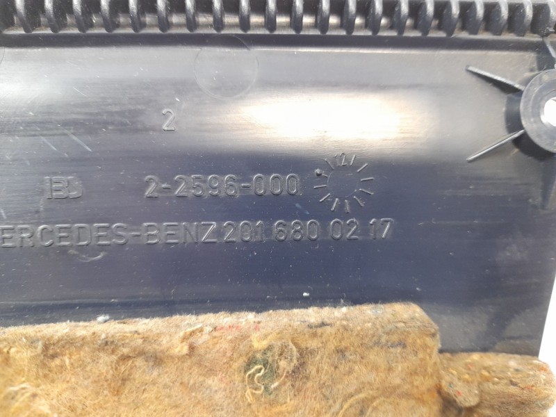 Recambio de moldura para mercedes-benz 190 (w201) e 2.0 referencia OEM IAM 2016800217  