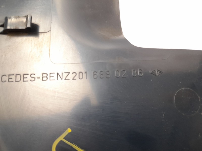 Recambio de moldura para mercedes-benz 190 (w201) e 2.0 referencia OEM IAM 2016880206  