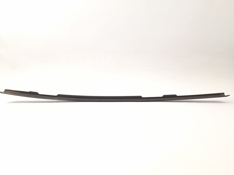 Recambio de moldura para mercedes-benz 190 (w201) e 2.0 referencia OEM IAM   