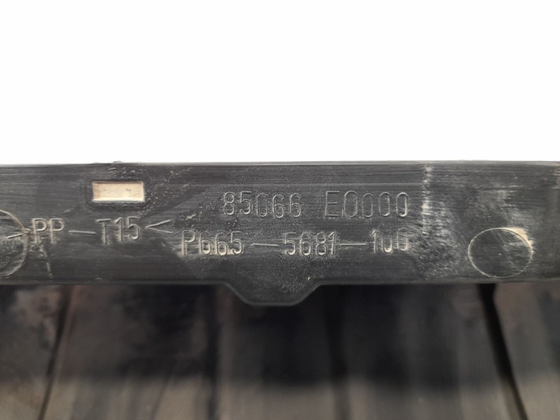 Recambio de moldura para nissan x-trail i (t30) 2.2 dci 4x4 referencia OEM IAM 85066EQ000  