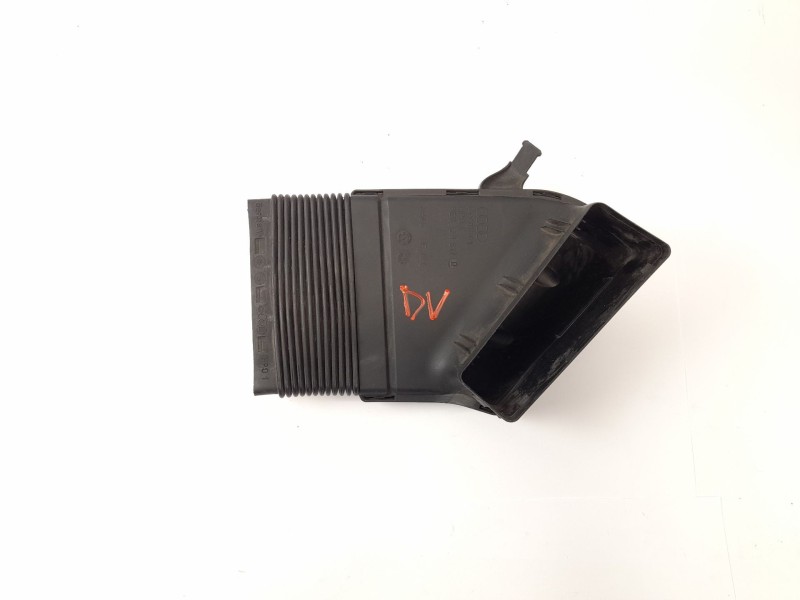 Recambio de tubo admision para audi audi a4 b6 (8e2) 2.5 tdi referencia OEM IAM 8E0129617D  