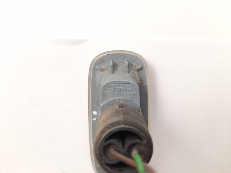 Recambio de piloto lateral izquierdo para audi audi a4 b6 (8e2) 2.5 tdi referencia OEM IAM 8E0949127  