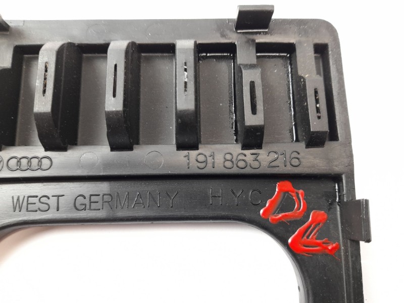 Recambio de moldura para volkswagen jetta ii (19e, 1g2, 165) 1.6 referencia OEM IAM 191863216  