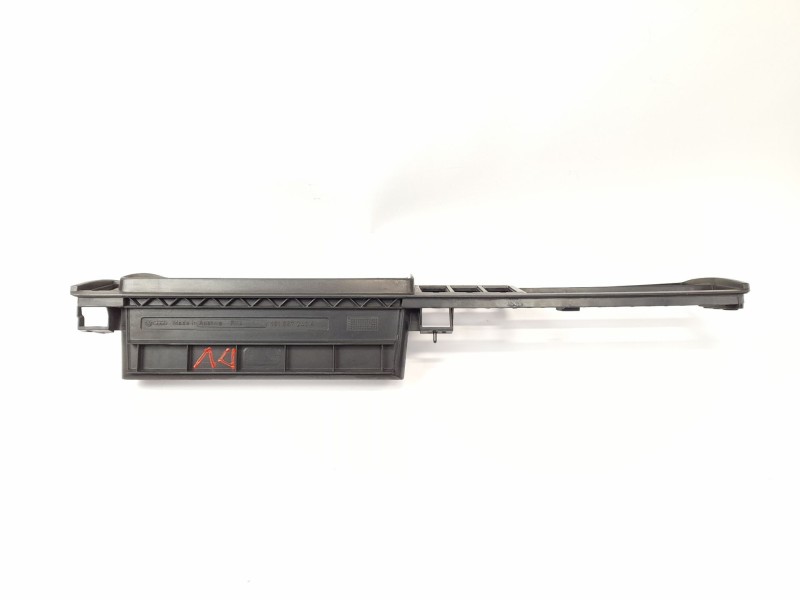 Recambio de moldura para volkswagen jetta ii (19e, 1g2, 165) 1.6 referencia OEM IAM 191857243A  
