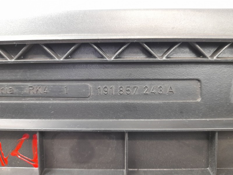 Recambio de moldura para volkswagen jetta ii (19e, 1g2, 165) 1.6 referencia OEM IAM 191857243A  