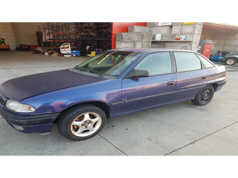 opel astra f classic sedán del año 1992